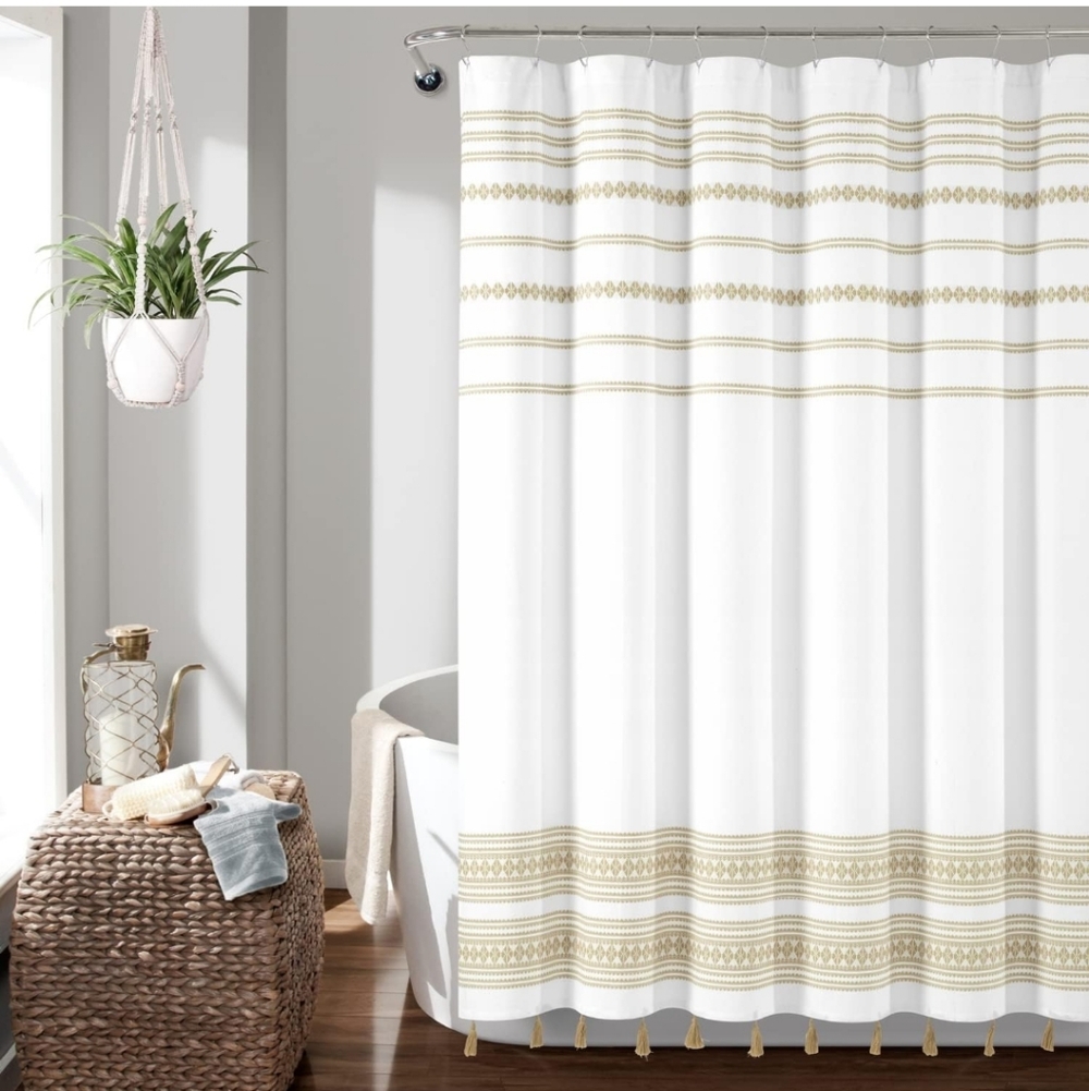 Lush Decor Breezy Chic Tassel Jacquard Eco-Friendly Recycled Cotton Shower Curta